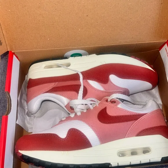 Nike Air Max Red and Cream Sneakers - Picture 4 of 5